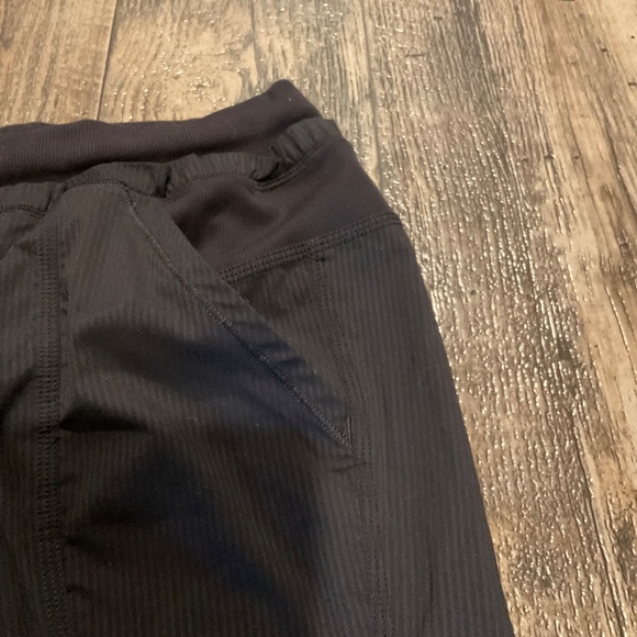 EUC, Lululemon Bundle, Swiftly Tech (4), Studio Black (6), Wunder Under Crop (6) - Picture 13 of 16